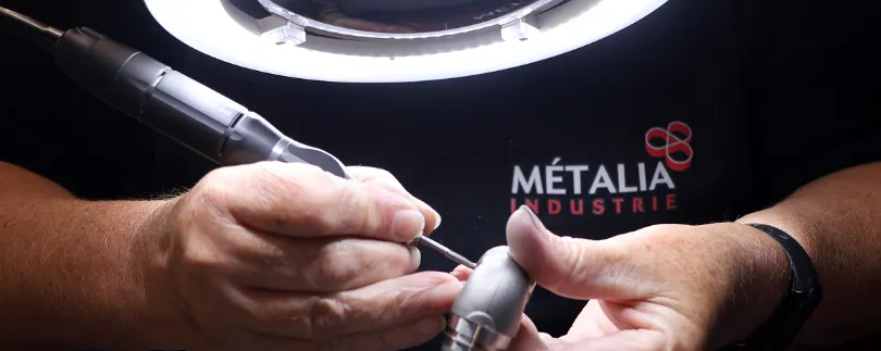 Métalia Industrie Ebavurage<br />
